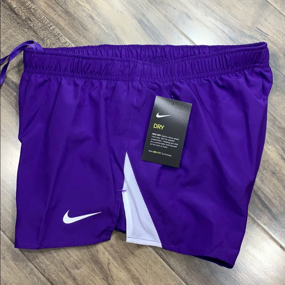 NIKE Women’s running shorts with Dri-Fit Technolog - Picture 6 of 16